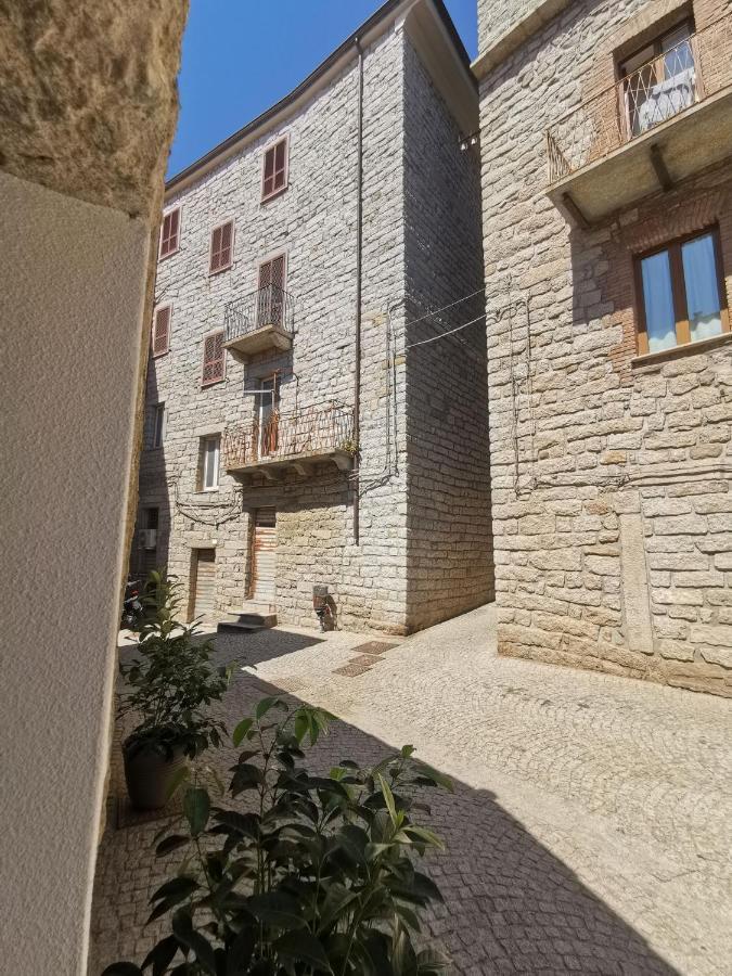 Affittacamere Faber Tempio Pausania Bagian luar foto